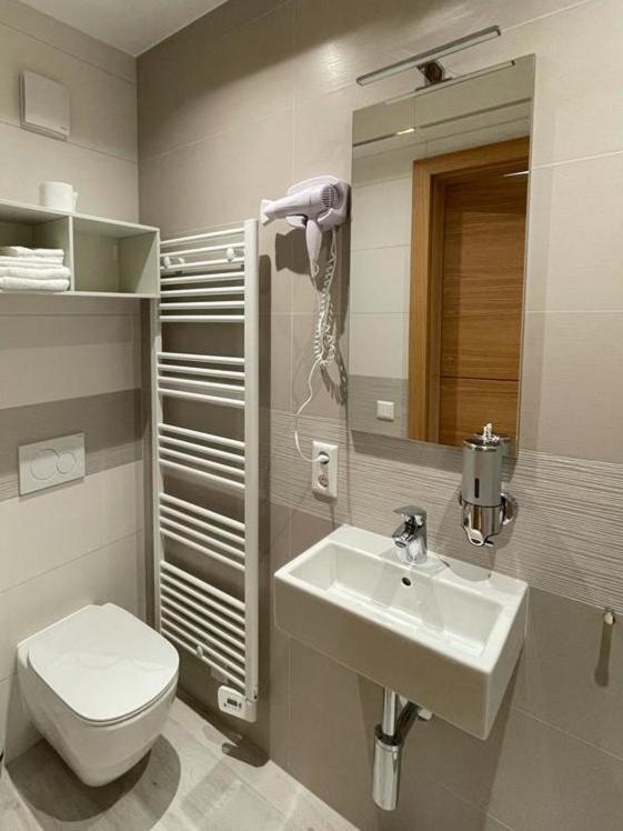 Albergo Aida ลักเซมเบิร์ก ภายนอก รูปภาพ